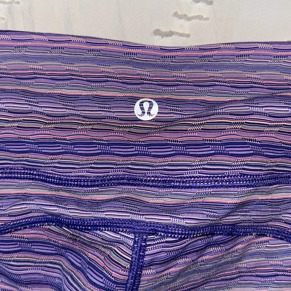 EUC Lululemon Run Top Speed Crop Space Dye Twist Iris Flower Pink Shell 6